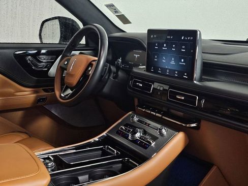 Used 2023 Lincoln Aviator Black Label Grand Touring w/ Class IV Trailer Tow Package image 10