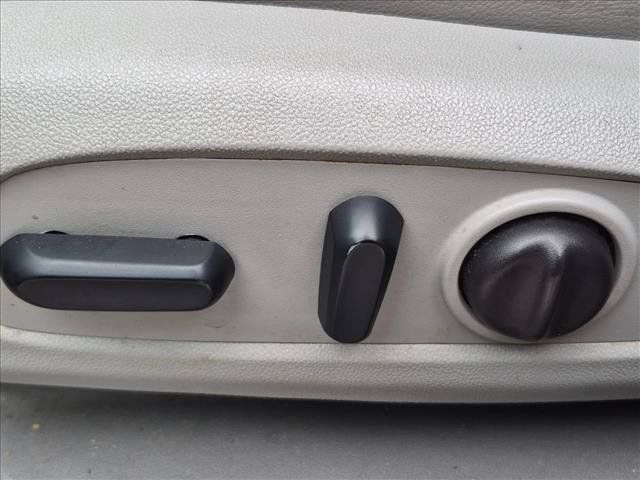 Used 2023 GMC Acadia SLT AWD/4WD image 14