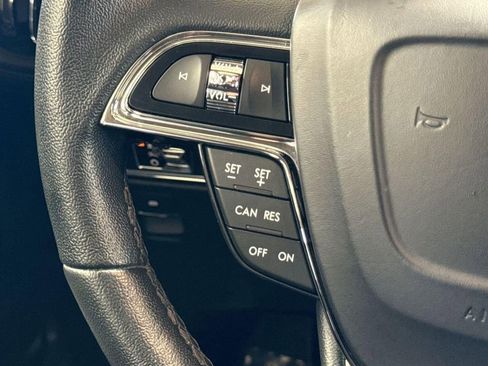 Used 2023 Lincoln Nautilus AWD w/ Premium Package image 19