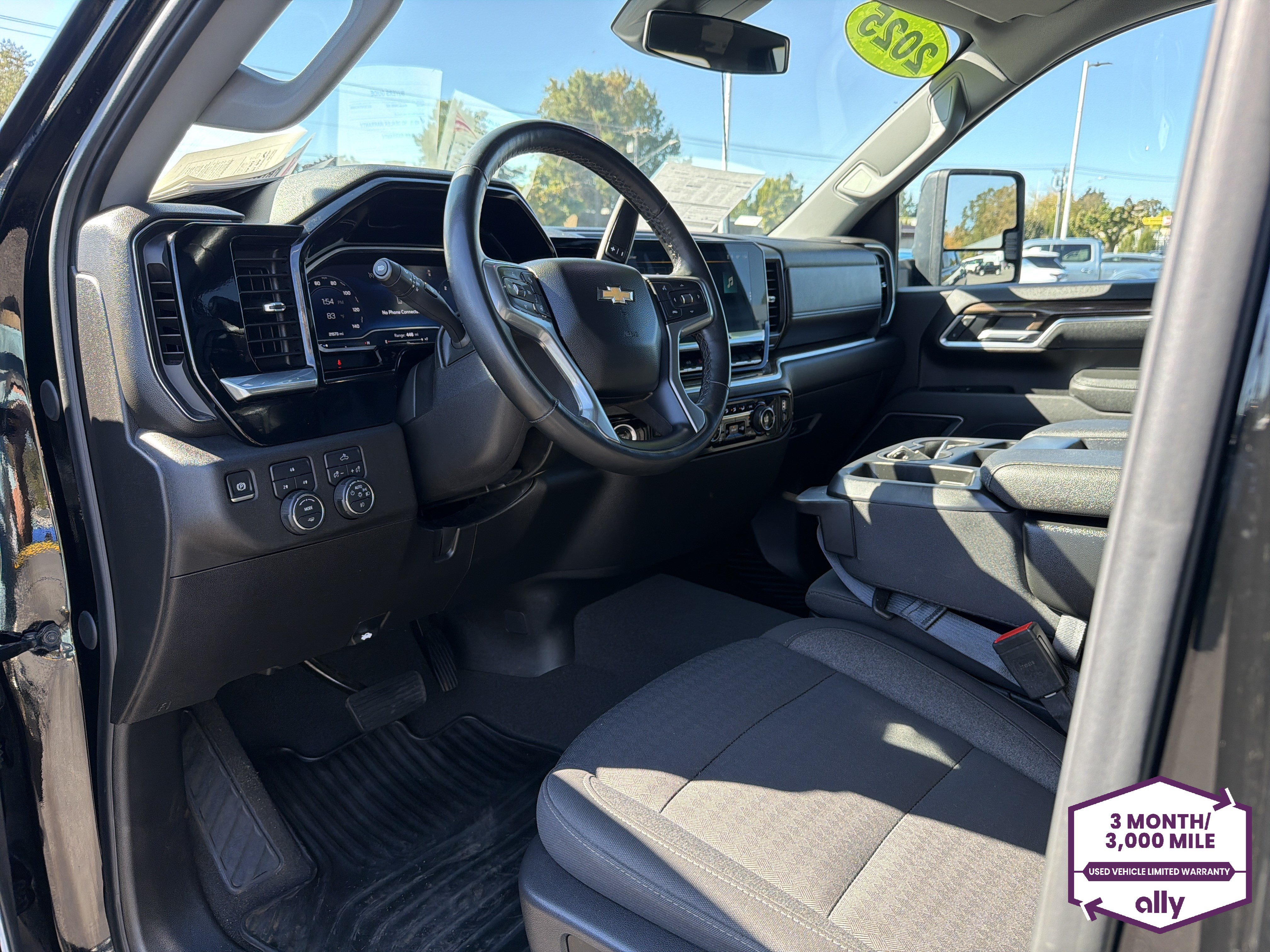 Used 2025 Chevrolet Silverado 2500 LT w/ Convenience Package AWD/4WD image 9