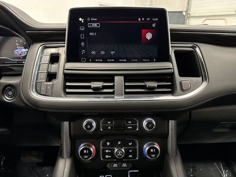 Used 2024 GMC Yukon XL SLE image 7