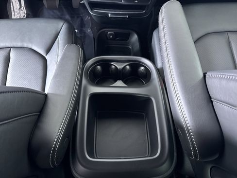 New 2026 Chrysler Pacifica Select image 32