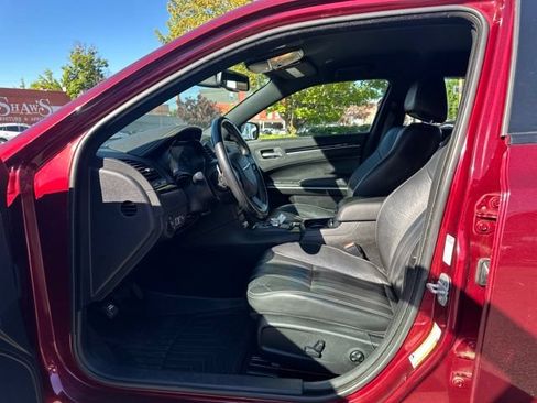 Used 2019 Chrysler 300 S AWD/4WD image 17