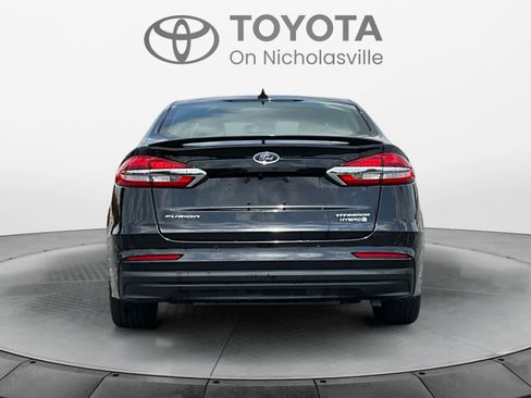 Used 2019 Ford Fusion Titanium FWD image 4