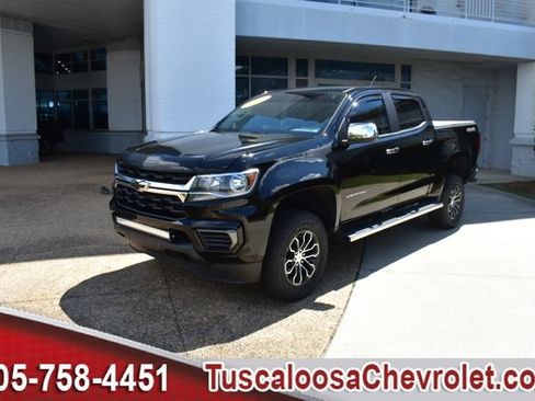 Used 2022 Chevrolet Colorado LT w/ Chrome Appearance Package AWD/4WD image 5