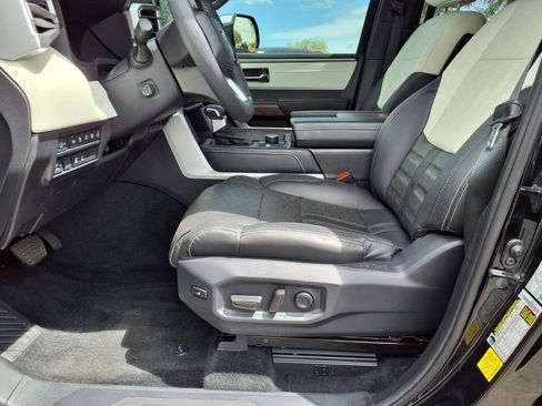 Used 2025 Toyota Sequoia Capstone AWD/4WD image 21