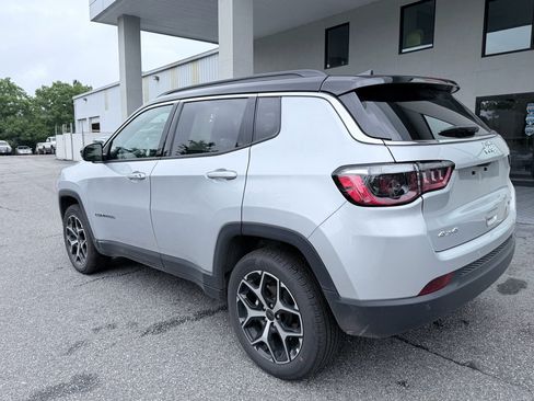 Used 2026 Jeep Compass Limited AWD/4WD image 7