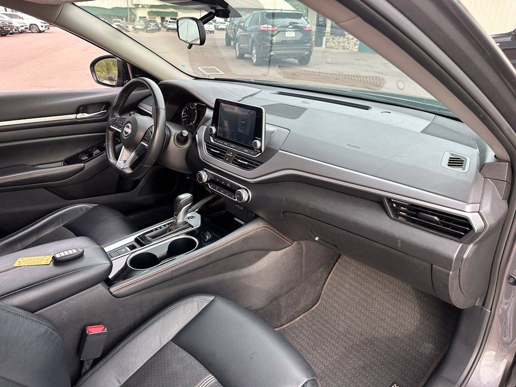 Used 2024 Nissan Altima 2.5 SR AWD/4WD image 30