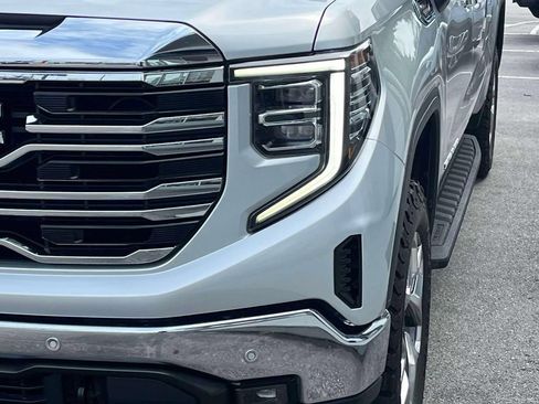 Certified 2022 GMC Sierra 1500 SLT w/ SLT Premium Plus Package AWD/4WD image 9