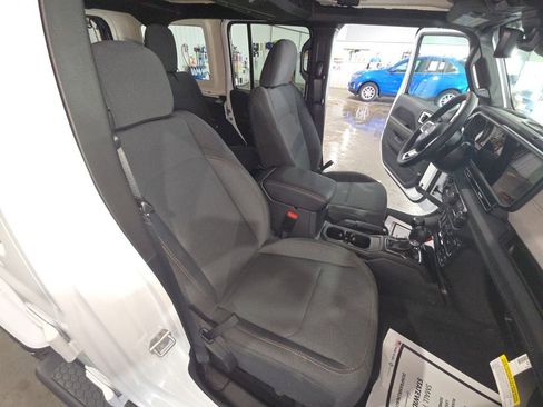 New 2026 Jeep Wrangler Unlimited Sahara AWD/4WD image 33