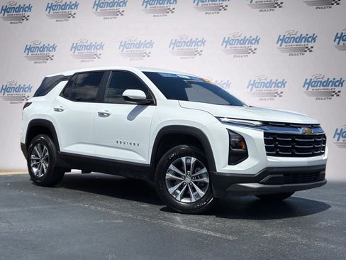 Used 2026 Chevrolet Equinox LT FWD image 2