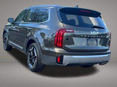 Used 2025 Kia Telluride S FWD image 3