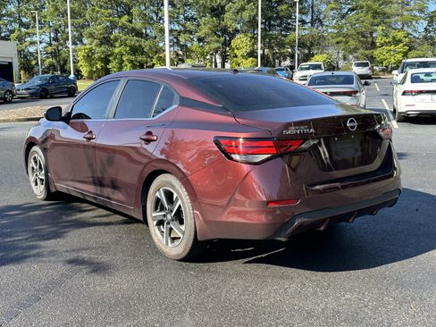 Used 2025 Nissan Sentra SV FWD image 9