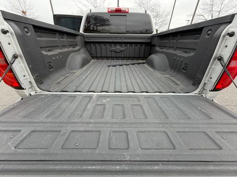 Used 2020 Chevrolet Colorado LT w/ Redline Special Edition image 18