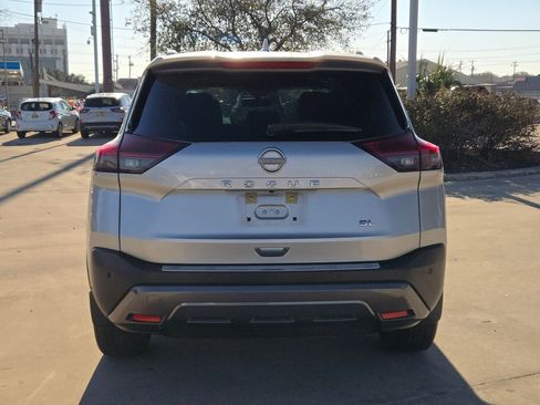 Certified 2023 Nissan Rogue SL w/ SL Premium Package image 4