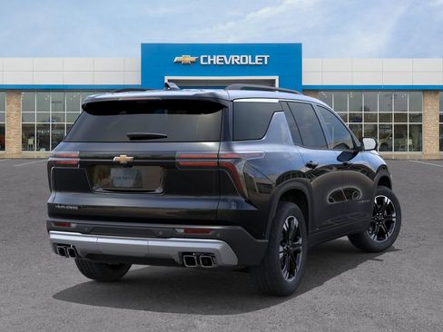 New 2027 Chevrolet Traverse LT w/ Sun and Wheel Package FWD image 4