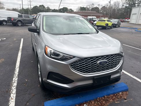 Used 2023 Ford Edge SE image 26