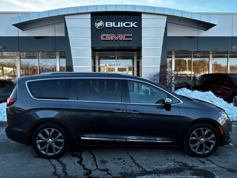 Used 2020 Chrysler Pacifica Limited w/ Tire & Wheel Group image 40