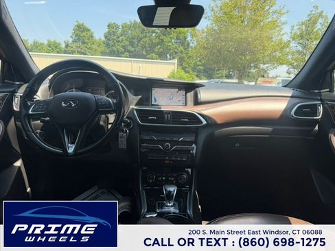 Used 2017 INFINITI QX30 Premium w/ Navigation Package AWD/4WD image 19