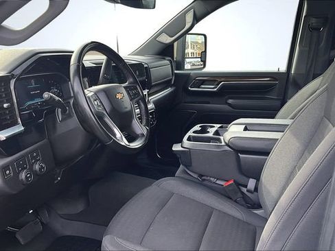 Used 2024 Chevrolet Silverado 3500 LT image 19