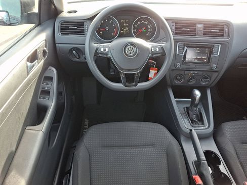 Used 2016 Volkswagen Jetta S image 11