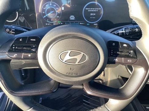 Certified 2025 Hyundai Elantra SEL image 27