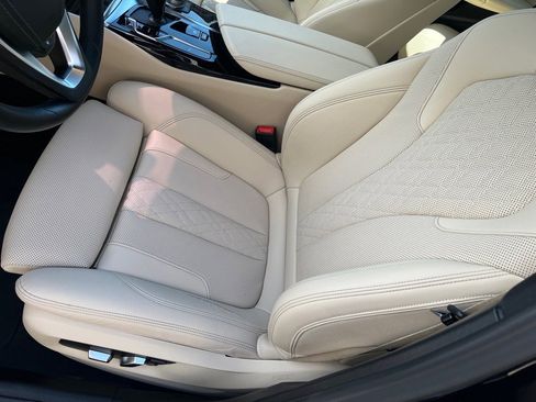 Used 2021 BMW 530i xDrive w/ Convenience Package image 14