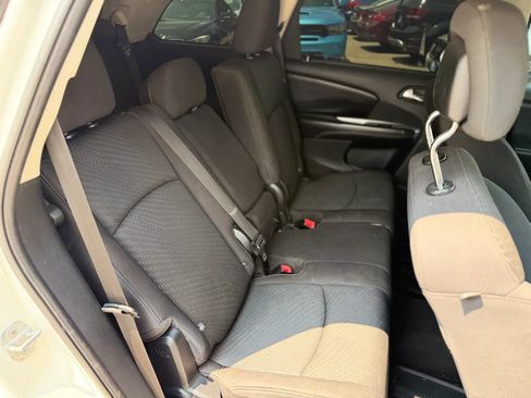 Used 2012 Dodge Journey SXT w/ Flexible Seating Group FWD image 16