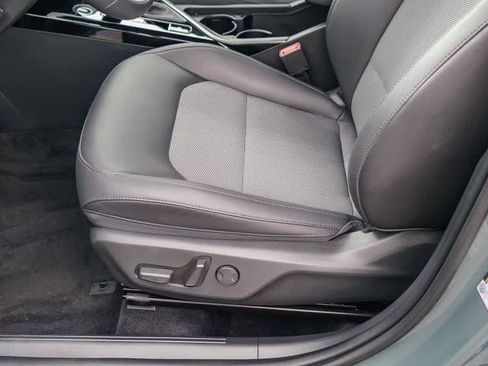 Certified 2025 Kia Niro EX FWD image 20