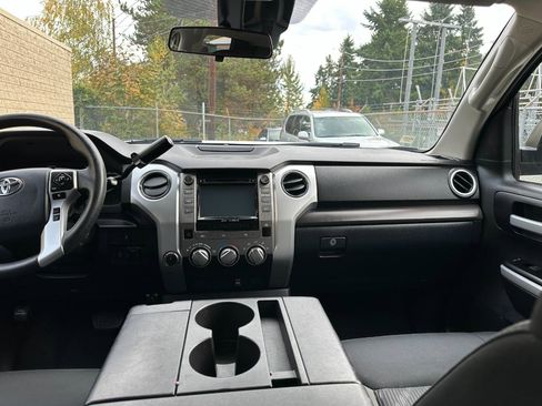 Used 2018 Toyota Tundra SR5 AWD/4WD image 12