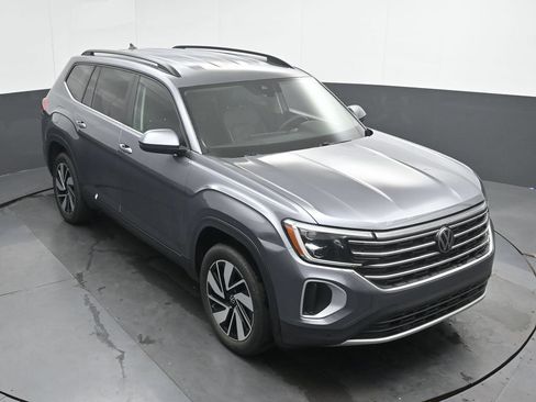 Used 2024 Volkswagen Atlas SE FWD image 31