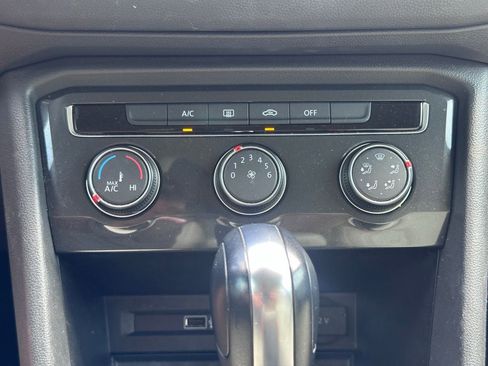 Used 2019 Volkswagen Tiguan S image 34