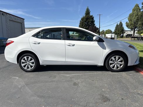 Used 2016 Toyota Corolla LE FWD image 12