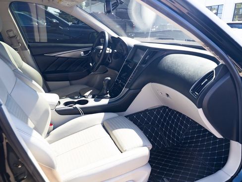 Used 2017 INFINITI Q50 Sport RWD image 23