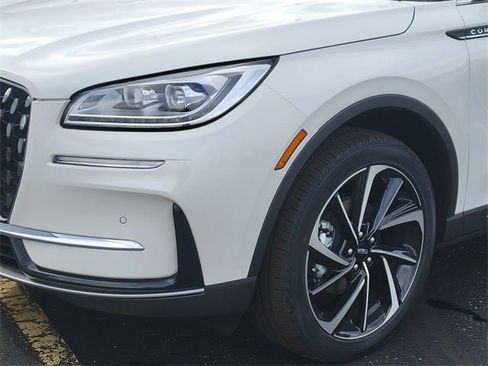 New 2026 Lincoln Corsair Reserve w/ Towing Package image 13