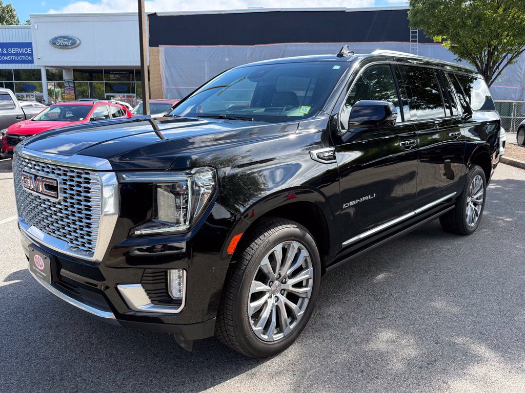Used 2024 GMC Yukon XL Denali AWD/4WD image 4