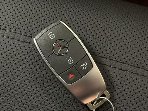 New 2026 Mercedes-Benz GLE 580 4MATIC image 38