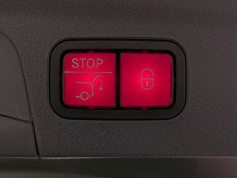 Used 2020 Mercedes-Benz GLE 350 w/ Premium Package image 27