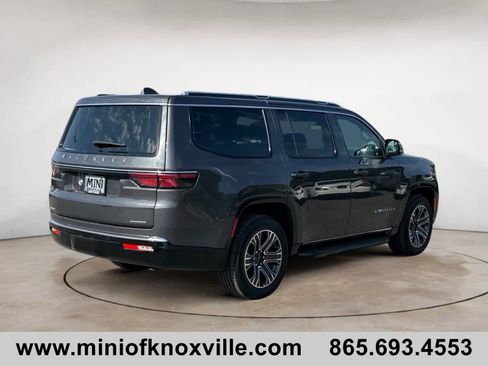 Used 2022 Jeep Wagoneer Series III image 3