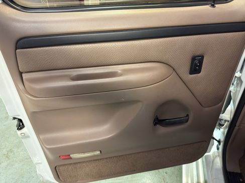 Used 1997 Ford F350 XLT image 25