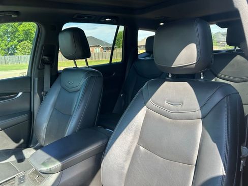 Used 2020 Cadillac XT6 Premium Luxury FWD image 9