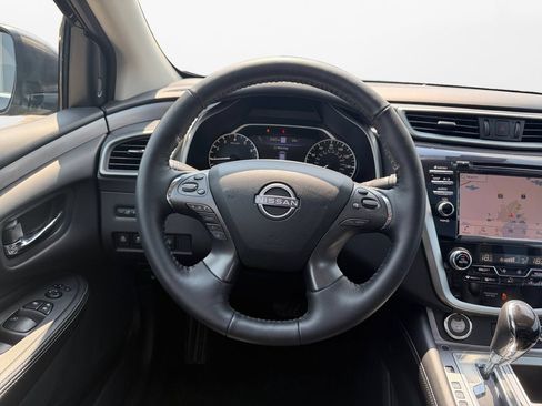 Used 2024 Nissan Murano SV AWD/4WD image 12