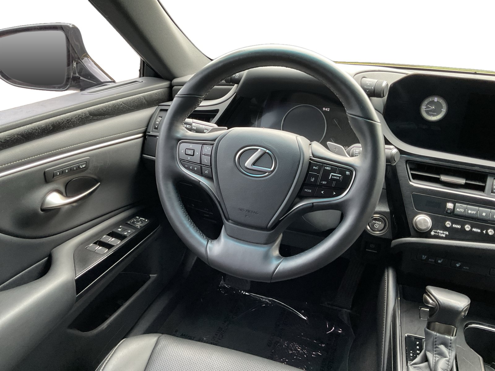 Used 2024 Lexus ES 300h w/ Premium Package FWD image 11