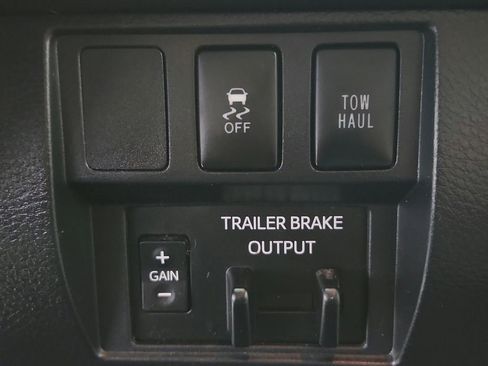 Used 2018 Toyota Tundra SR5 w/ TRD Off Road Package image 33