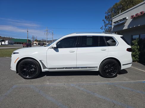 Used 2026 BMW X7 xDrive40i image 7