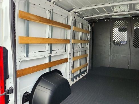 Used 2025 RAM ProMaster 2500 w/ U-Haul Equipment Group FWD image 19