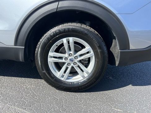 Used 2023 Ford Explorer XLT w/ Equipment Group 202A image 10