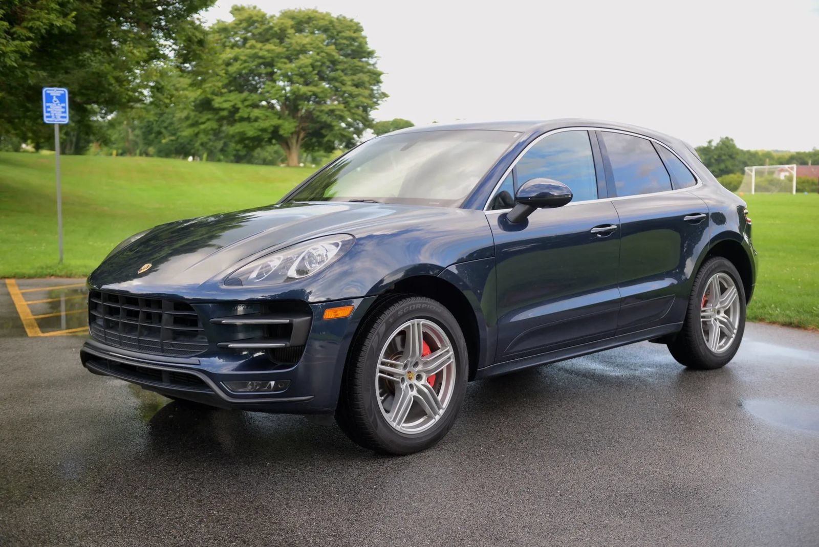 Used 2016 Porsche Macan Turbo AWD/4WD image 5