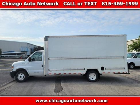 Used 2022 Ford E-350 and Econoline 350 Super Duty RWD image 1