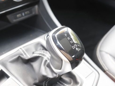 Used 2022 Volkswagen Jetta SE w/ Panoramic Sunroof Package image 28